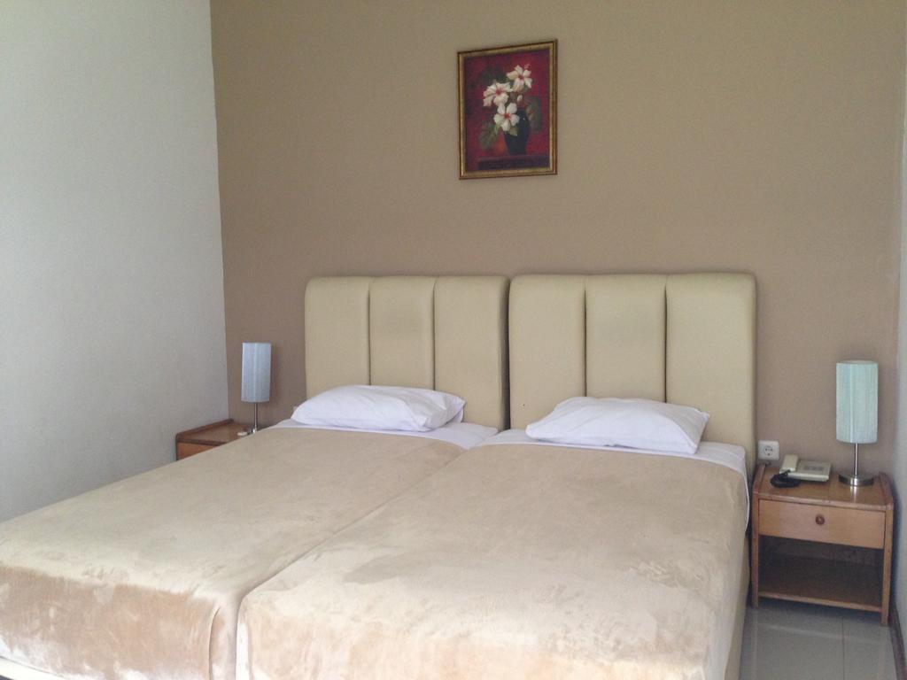 Gondia Guesthouse Джакарта Номер фото