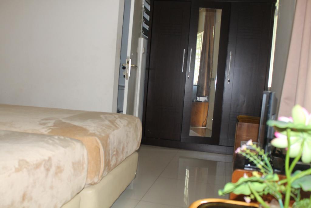 Gondia Guesthouse Джакарта Номер фото