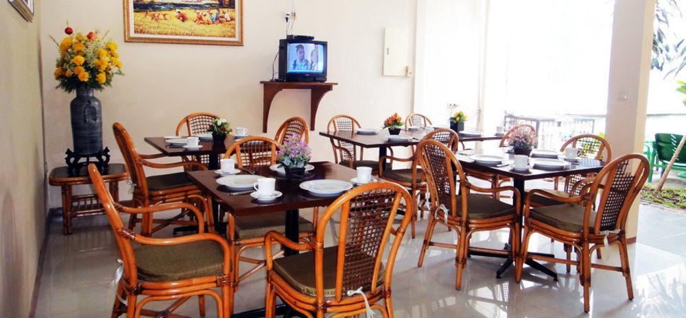 Gondia Guesthouse Джакарта Экстерьер фото