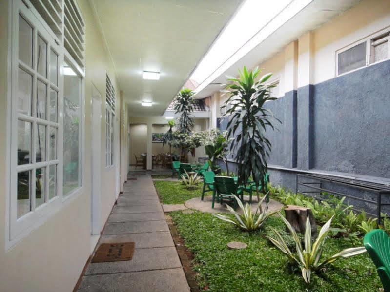 Gondia Guesthouse Джакарта Экстерьер фото